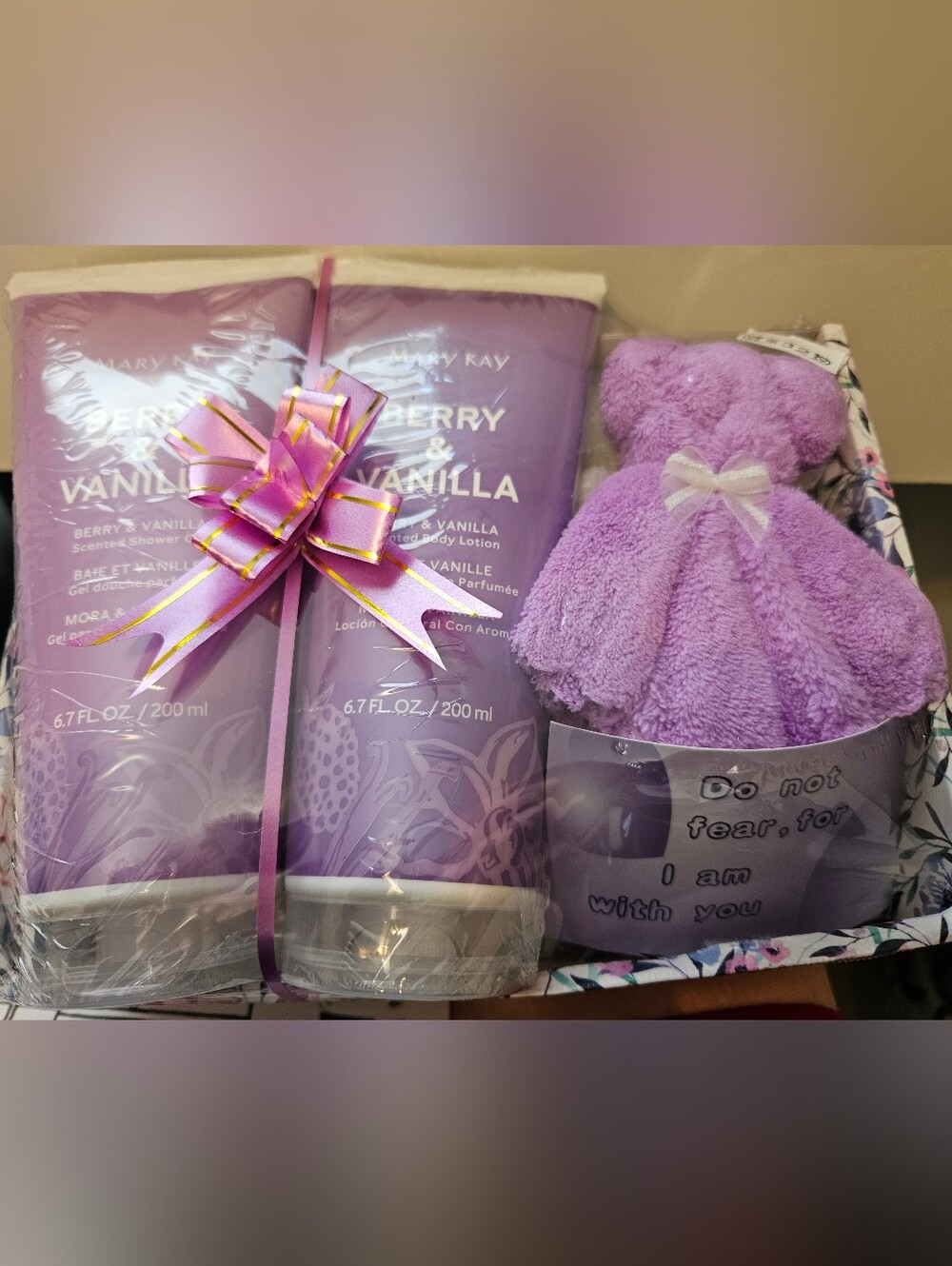 Mary Kay Berry & Vanilla Body Lotion & Shower Gel Gift Set - Purple
